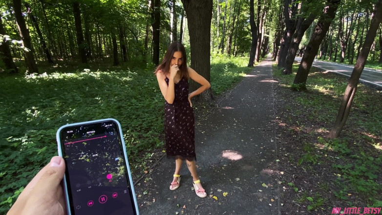 My Little Betsy: Walk In The Woods With Lush Ended With Cuming On...