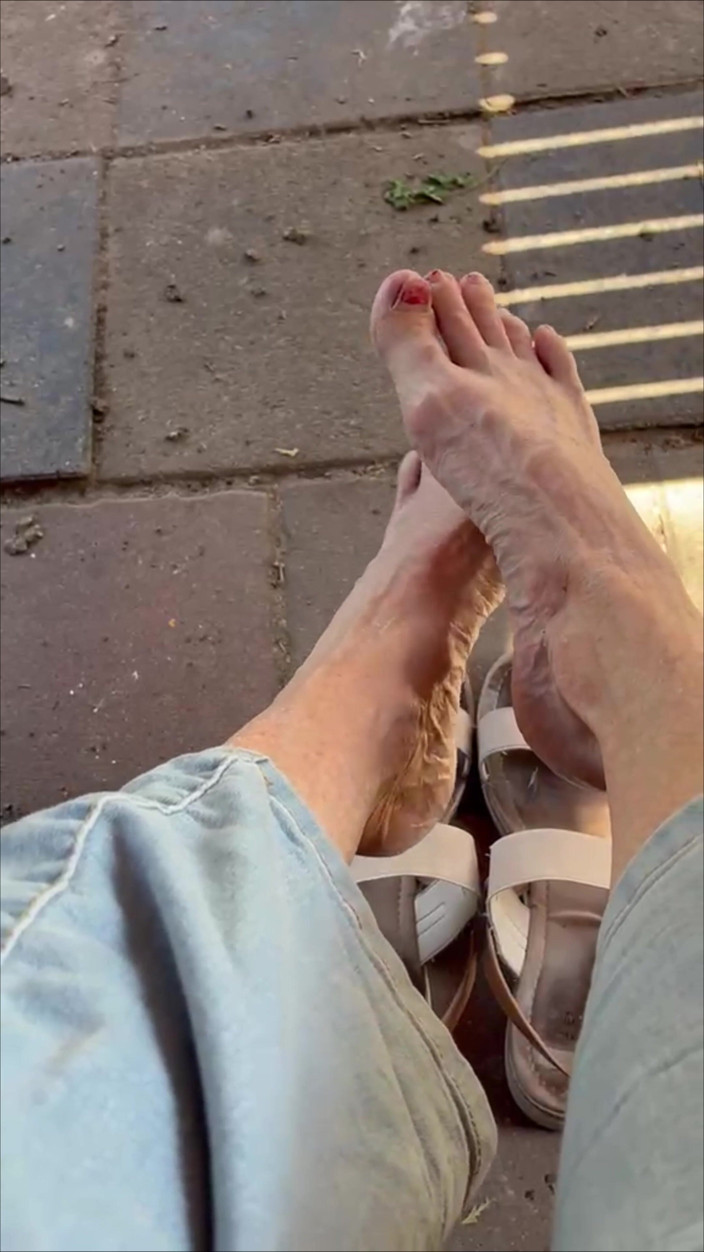 Goldschatz59: Mis Viejos Pies Tienen Un Pequeño Descanso