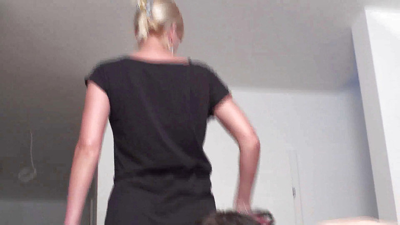 Foot Girls: Slave must lick dirty feet