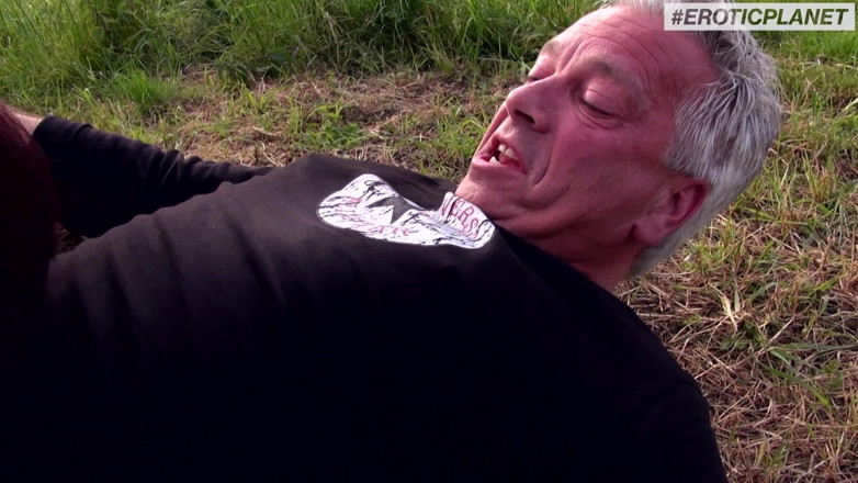 MMV Films: Une femme et deux mecs baisent dans la nature et...