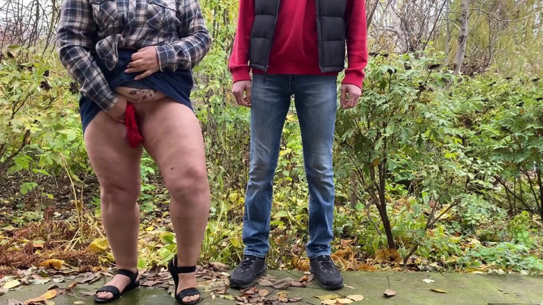 OurFetishLife: La matrigna matura attira l'attenzione del figliastro