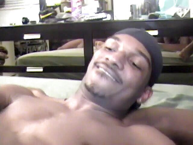 Gays Case: Junge schwarze liebe nimmt harten dicken schwanz tief in seine...