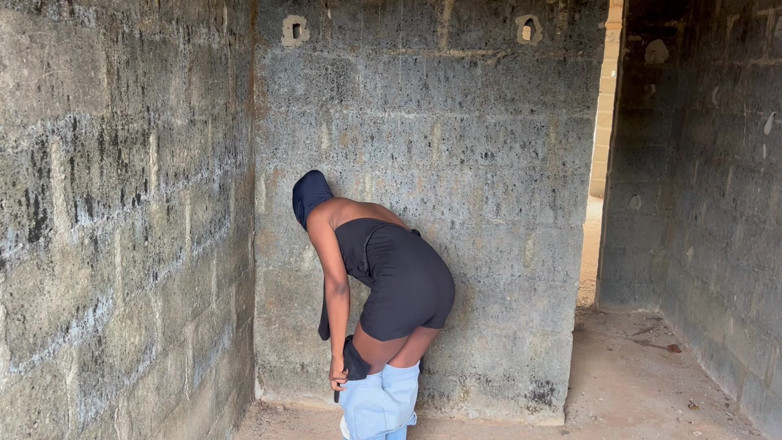 Africagirl: Güzel genç kız nijerya'da ilk kez açık havada sikiliyor