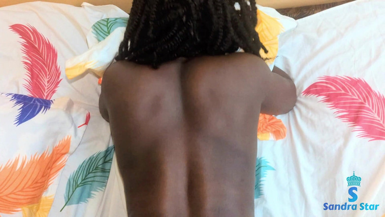 Jack Rick: Sandra Star yatak odası sandalyesinde yılın ilk orgazmını yaşıyor