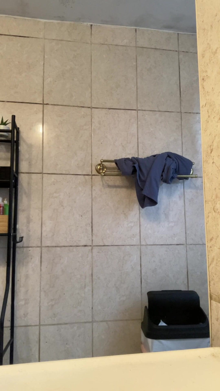 Chubbytits16: Jugando con mi pequeña polla