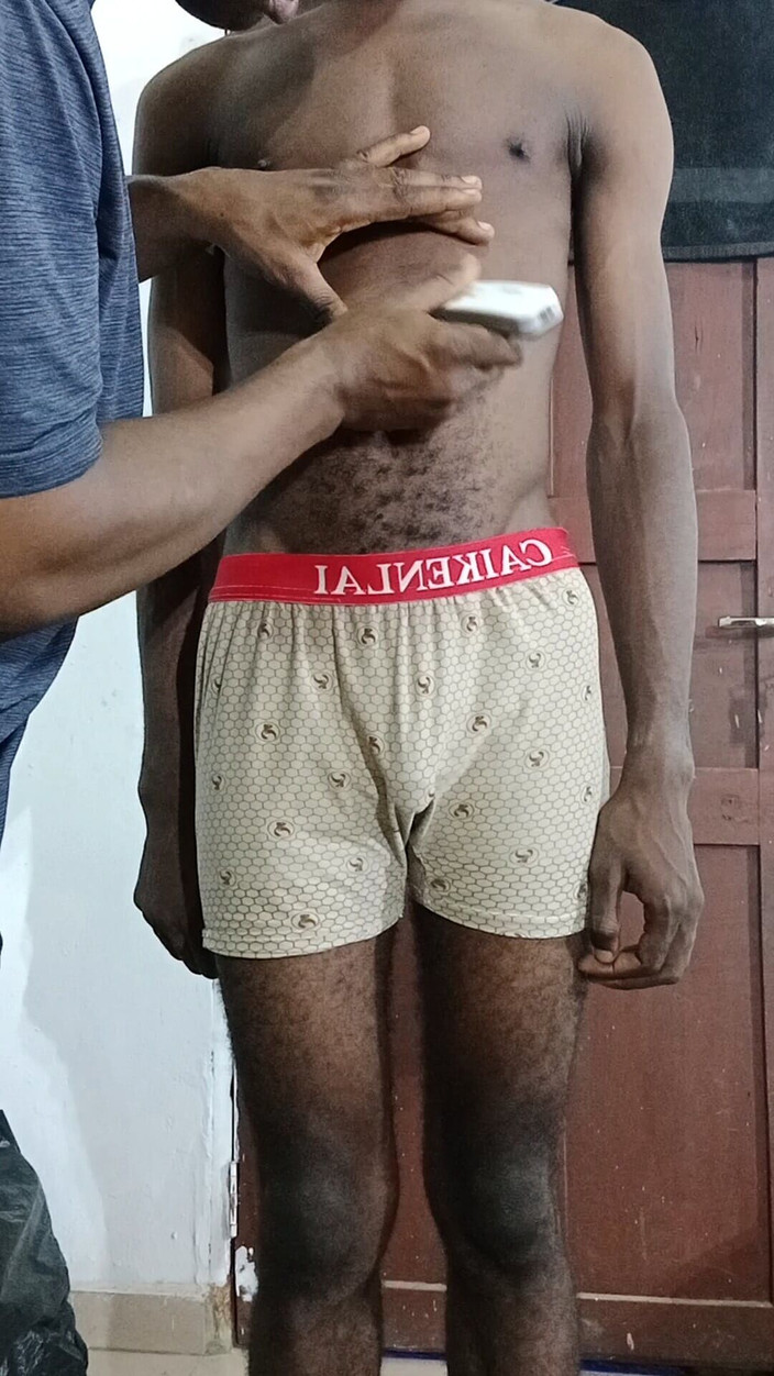 Enigmatic Buoy: ストレートイケメンが髭剃りを求め、こんなことが起こった