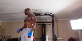 Hallelujah Johnson: Bylo prokázáno, že základní trénink v boxingu zlepšuje odolnost vůči zraněním...