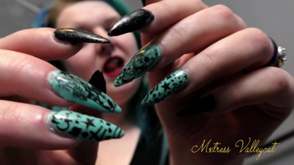 Mxtress Valleycat: Mesmerised by my long nails