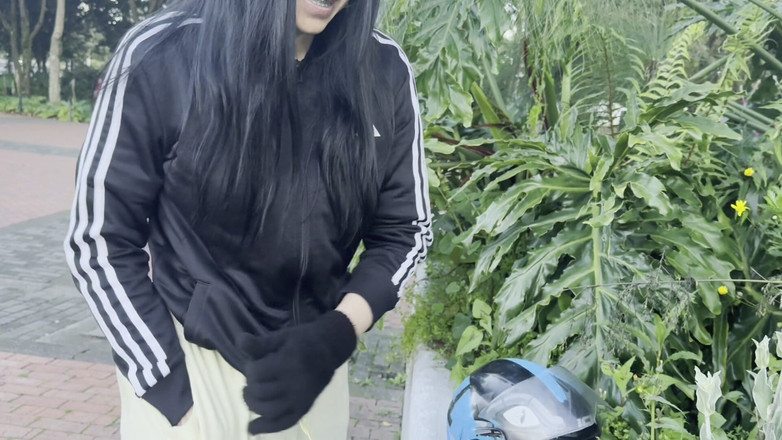 Crisanto999: Jag träffar Estefani, en vacker rövsugande hora