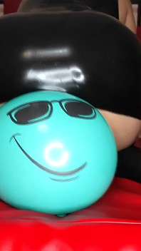 Mach dich zum ballon, um zu knallen
