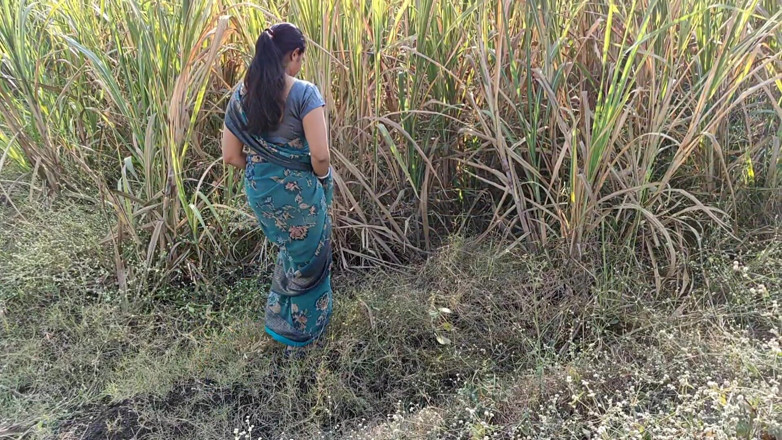 Sexy Komal: komal, tumne mere khet men pravesh kyon kiya?