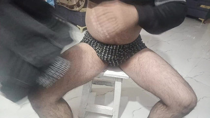 LovedSunsine1990: Aku melepas semua pakaianku dan memijat barangku dengan ganas