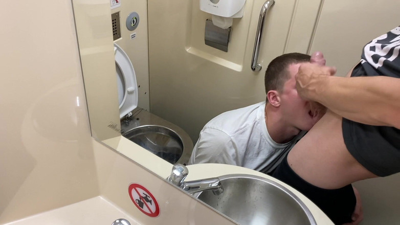 Falcon Al: 在海上度假期间与继父的粗暴粗暴性爱并口爆 - 火车上的性爱、淋浴、海上