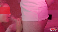 OlxRedFox: Sexy blondýna MILF kouří při sání a dostává sperma do úst