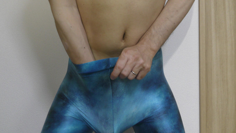 LovePantyBoy: Сині легінси, мастурбація