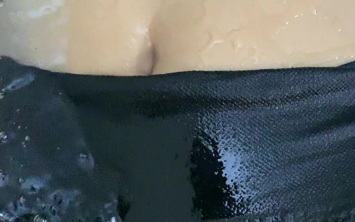 Riya mickey: Bhabhi și-a dus cumnata la piscină și a futut-o după ce a...