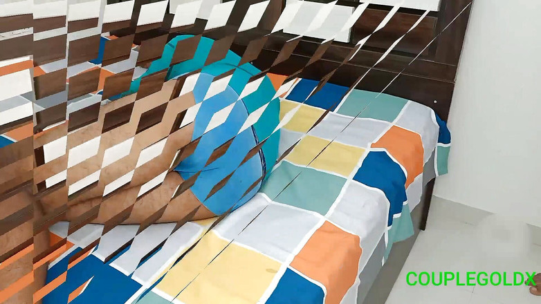 Sexy Komal: 她在情人节向男友索要iphone礼物