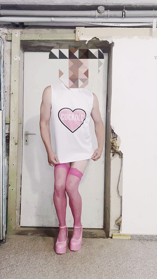 SashMash_CD: Suami cuckold dalam stoking merah jambu