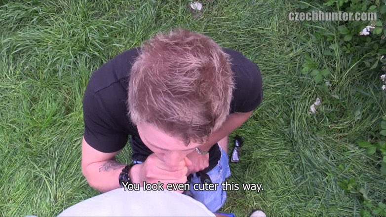 Czech Hunter: Cacciatore ceco - il giovane gay si stava rilassando nel parco...