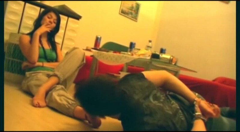 Foot Girls: Licking her young feet