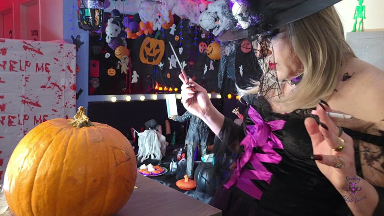 HollyCox: Witch’s Smoke Ritual Watch Me Carve While I Drag