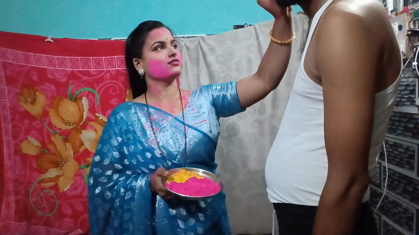 If Desi Bhabhi's Husband Did Not Come Home in Holi, Then Holi Was Celebrated with Brother-in-law (BendableFog5)