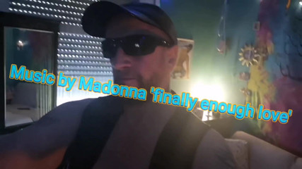 Monster_Meat_: În camera mea privată de bal discotecă
