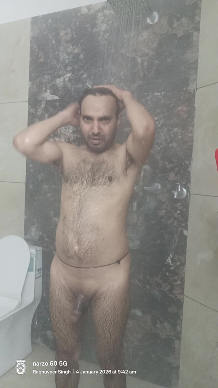 Rajasthani-old-lover: Indische neemt een douche