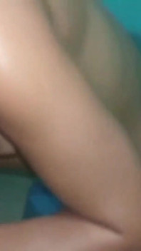 Indian Hot Girl Removed Hair of Pussy Before Bathing