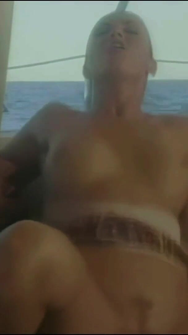 Only Full Porn Movie: 魔笛