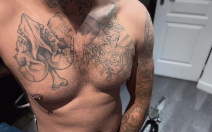 Damien Custo: Damien Custo Pinoy Pojke Tatoo Män