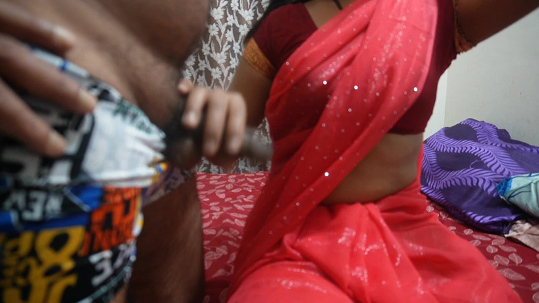 Mumbai Ashu: Desi Bhabhi geneukt door haar eigenaar