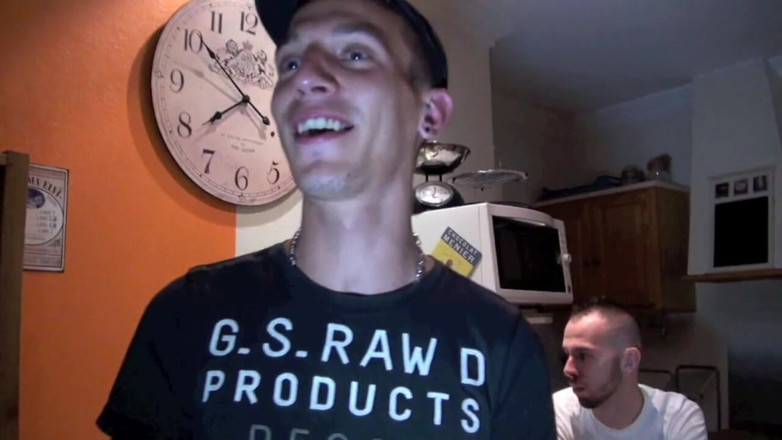 Raw French Bad boys: Due sottomessi a Jo, un ragazzo sneaker