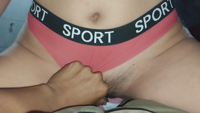 Dulce_Lou: Jag var så kåt att jag tog av min kollegas...