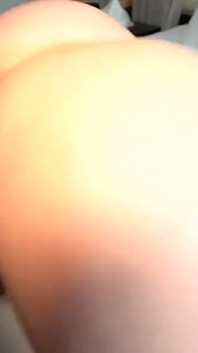 Latina poesje wordt verpletterd door een enorme zwarte lul