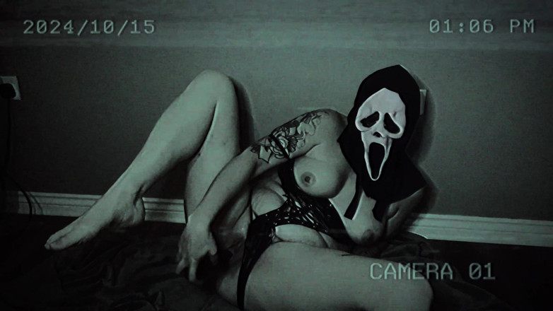 EeveeXo: Paranormal Faptivity Ghostface Spotted on Cam
