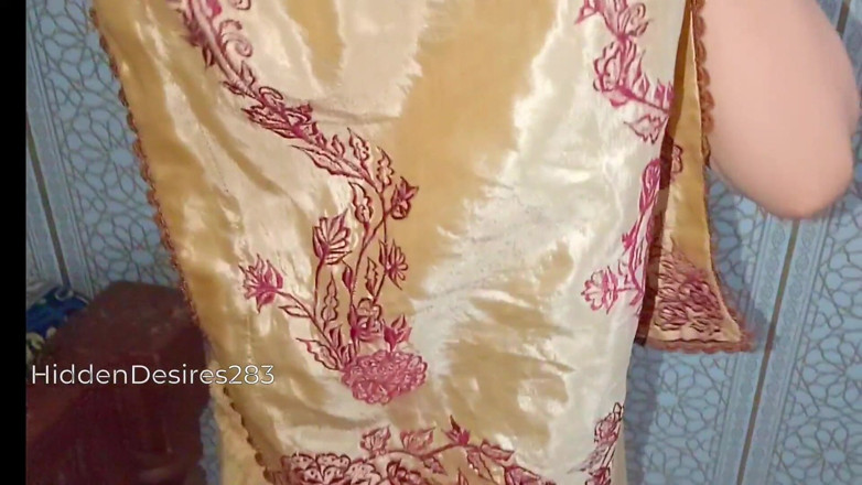 Desiwife: Des seins magnifiques baisent la chatte comme une poupée sexuelle