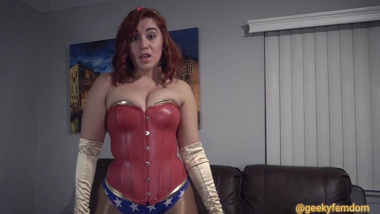 Geeky Femdom: Wonder woman, coaching masturbatoire, regarde l’ravissante Sahrye