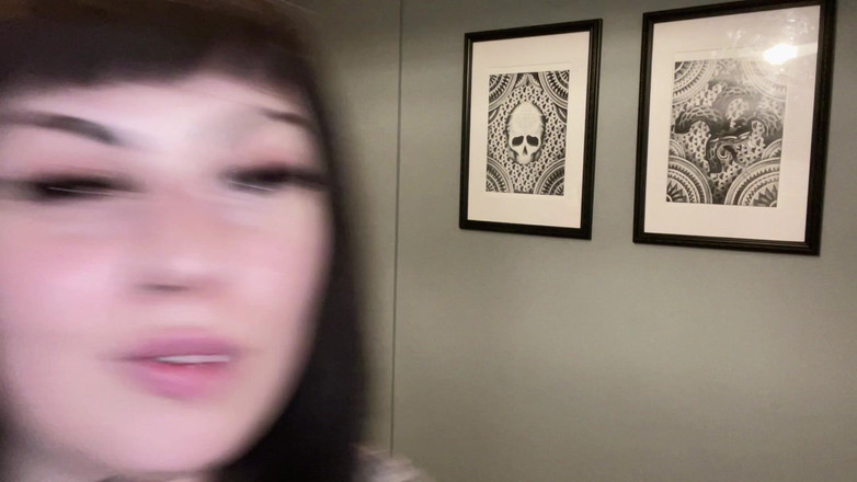 Miss Valentina: Zorbadan wedgies