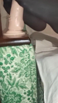 Aceste picioare ale iubitei mele mă fac să ejaculez
