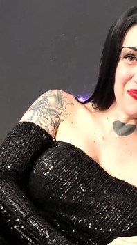 Morticia Addams Mały Penis Upokorzenie