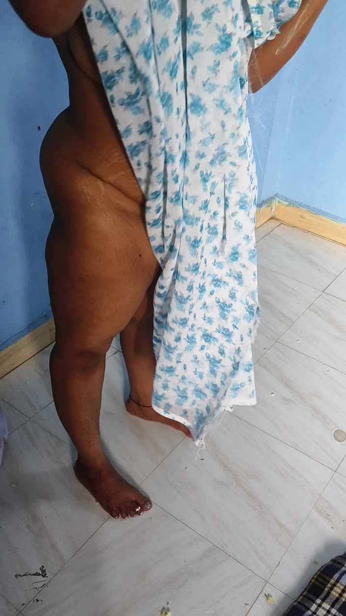 Tamil lesbian: हॉट बूब्स शो