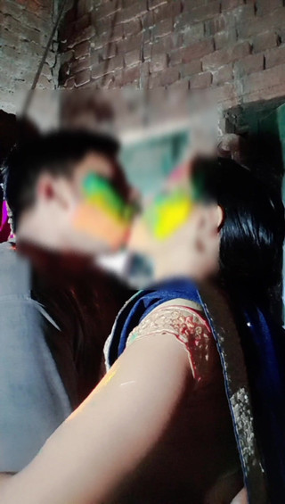 Renudbf: Indická panenská vesničanka Holi Sex Virální Mms