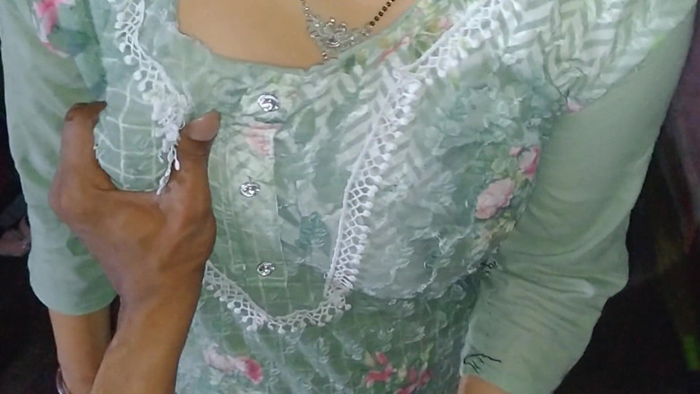 Shahilsingh119: Istri hot desi disetubuhi di mal