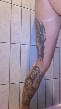 Orina desesperada con mi esclavo del baño humano