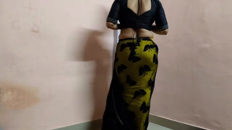 Neha Gupta: Studentessa indiana calda viene nella foresta e scopa il suo...