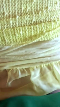 Panty scheuren en pov diep in keel ruw op zijn hondjes en klaarkomen op kleding