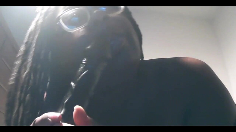 His Queen Suga: 偽物のチンコをしゃぶるのは嫌いだ。