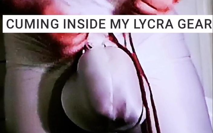Monster meat studio: Lycra ketat hardcore muncrat di dalam perlengkapanku