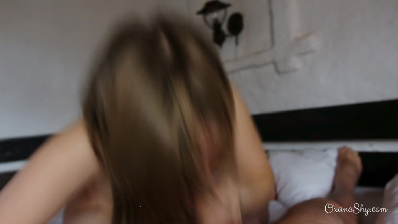MILF Oxana: Je pose et fait une bolwjob en POV dans une...